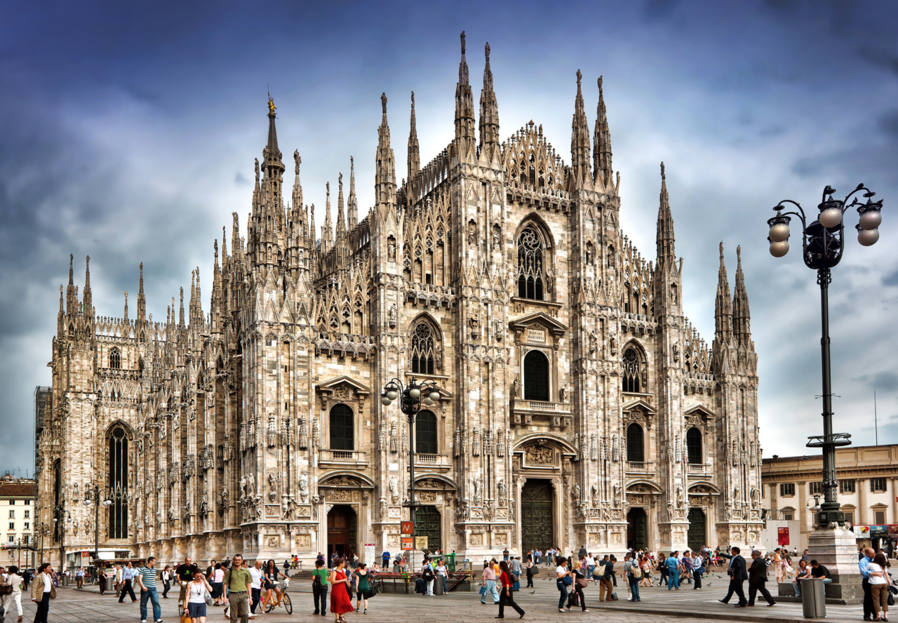http://www.prasannaholidays.com/wp-content/uploads/2014/05/milan-italy-tower-photo.png