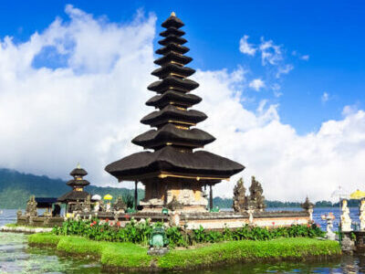 http://www.prasannaholidays.com/wp-content/uploads/2016/07/bali-must-see-temples-e1665988568683.jpg
